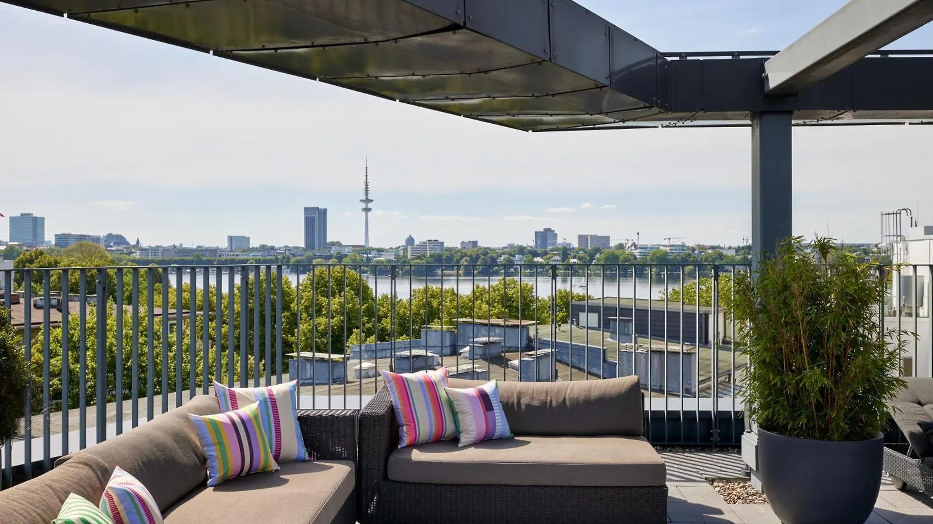 The George Hamburg Otel