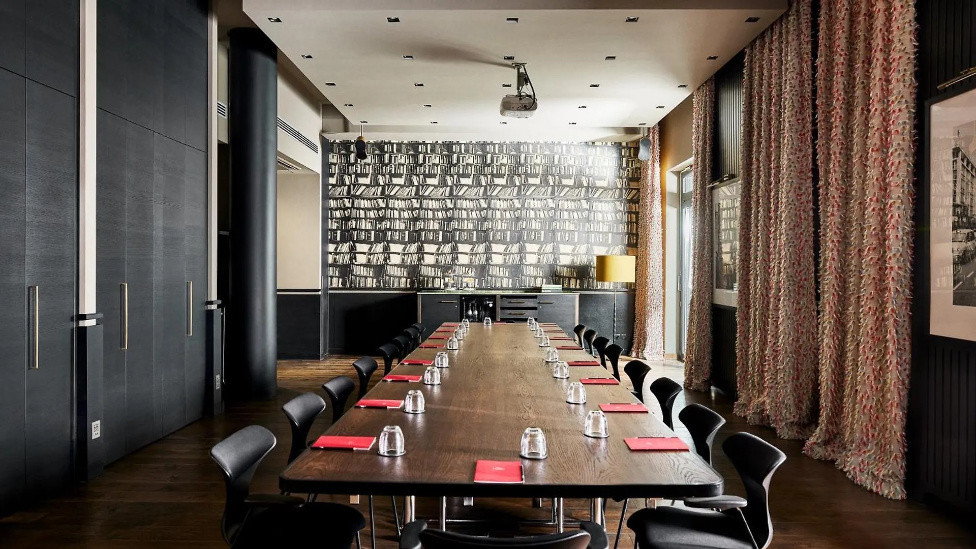 The George Hamburg Otel